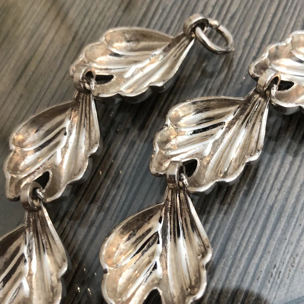 Vintage Silvertone Statement Necklace Leave or Shell Shapes - Picture 4 of 14